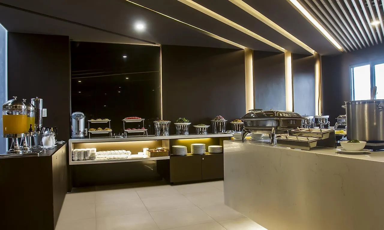 Golden Hotel Nha Trang 3*,
